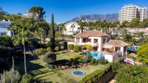 Luxury Villa Robledal By Mabiente - Views of the sea and the golf course